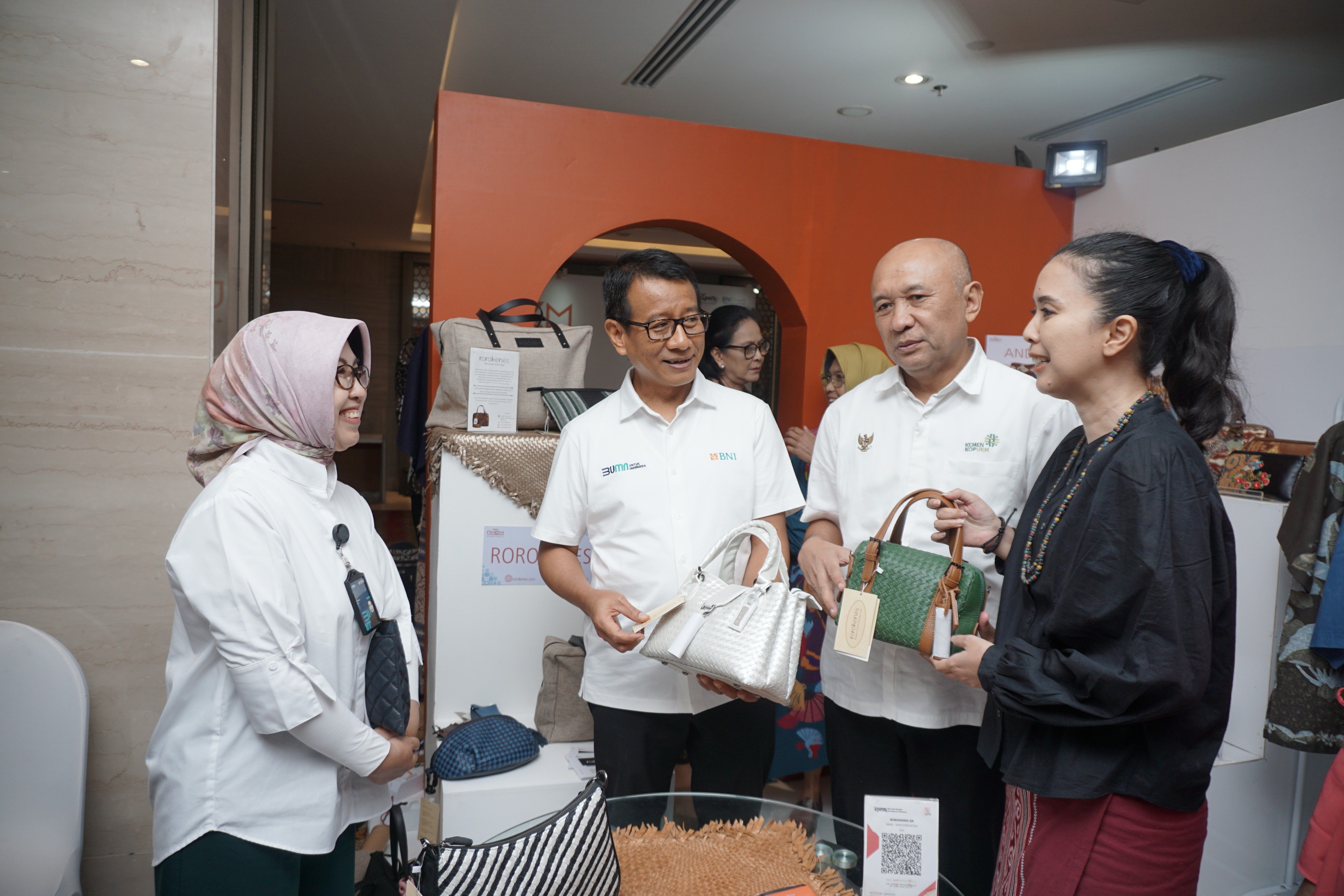 Ikhtiar Besar Dorong Usaha Kecil Go Global